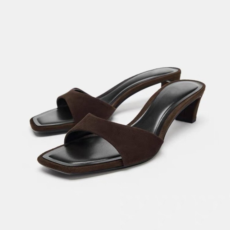 Vintage Fashion Designers - Vintage Brown Faux Suede Slippers for