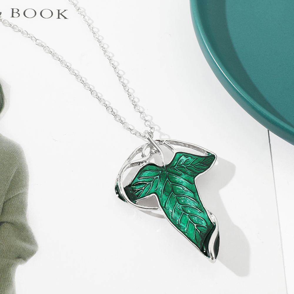 Vintage Green Leaf Pendant Nec - Vintage Fashion Designers 评论和价格