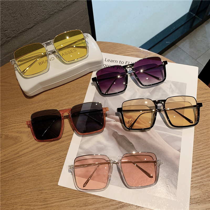 2021 New Vintage Fashion Sungl - Vintage Fashion Photographers 评论和价格