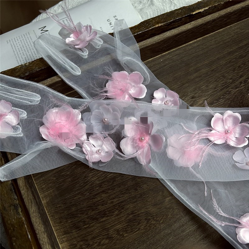 Women's Elegant Flower Feather - Vintage Fashion Photographers 评论和价格